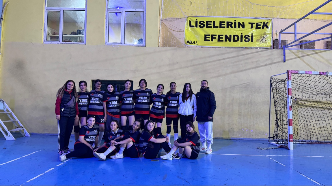 GENÇ KIZLAR VOLEYBOL MÜSABAKASI 